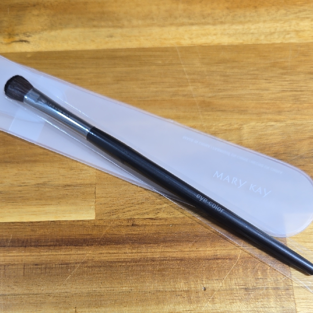 Mary Kay Eye Color Brush NWT
